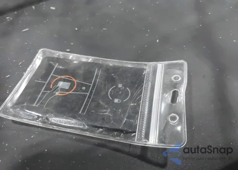 2023 Tesla Model Y Awd/Long Range Dual Motor All-Wheel Drive z USA, uszkodzony, nr VIN 7SAYGDEE4PA074009